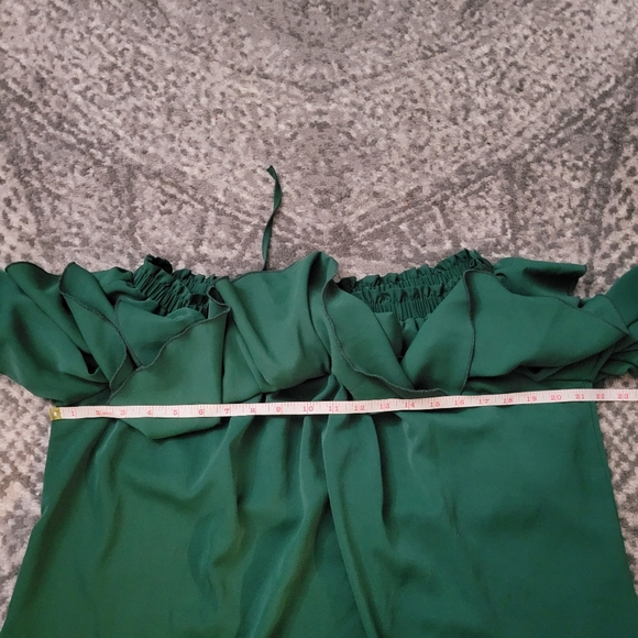 Byinns Women's Off The Shoulder Layered Ruffle Top in Emerald size XXL - Picture 6 of 13